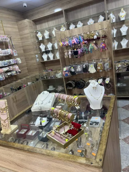 Vente magasin complet accessoires pour femmes