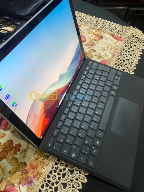 Microsoft Surface pro 7+