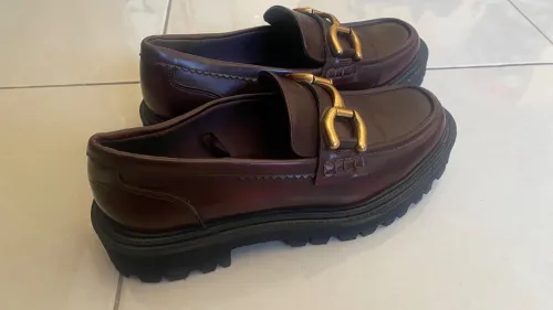 Derbies Stradivarius couleur burgundy tendance 