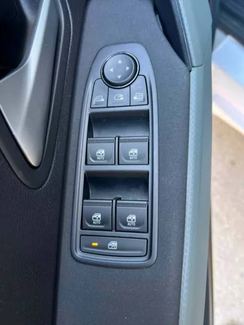 Dacia Duster 2025 gold