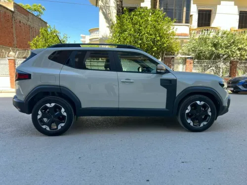 Dacia Duster 2025 gold