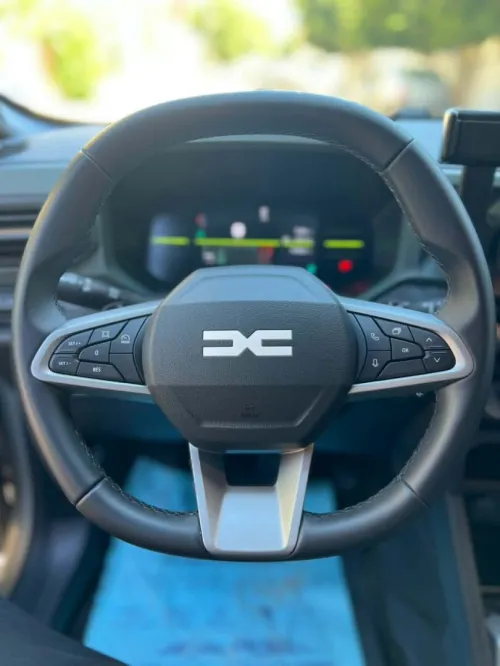 Dacia Duster 2025 gold
