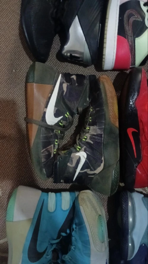 Basket-ball shoes