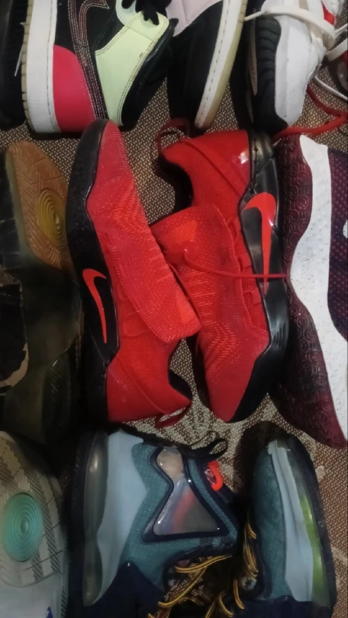 Basket-ball shoes