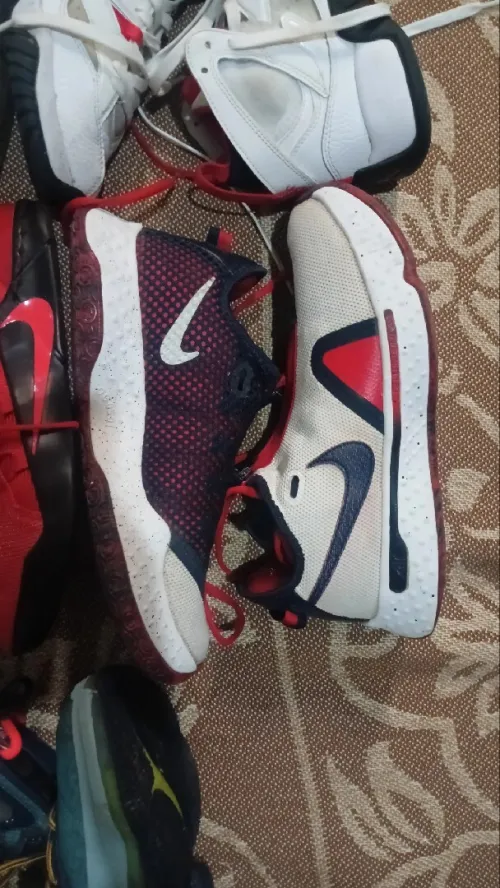 Basket-ball shoes