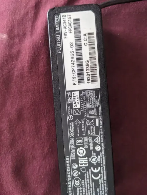 PC Portable Fujitsu Lifebook E756  i5-6ème  8 Go RAM  512 Go SSD  Bon état avec chargeur original