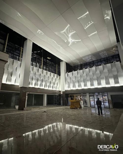 Plafond en membrane acoustique matte
