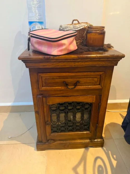 une armoire et deux tables nuit (bambou)