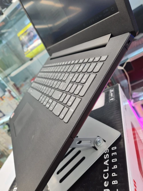 Pc Portable Lenovo V145 / Amd A4-9125 / 4Gb / 256Gb Ssd / 15.6" Full Hd / Windows 10/ ETAT 9/10