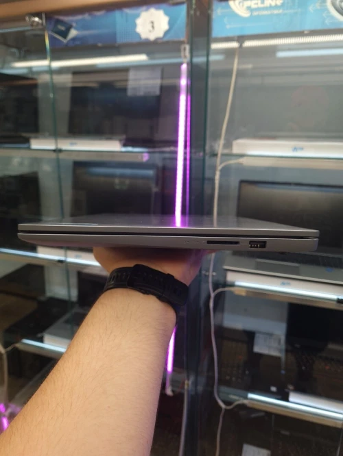 PC PORTABLE LENOVO IDEAPAD SLIM 15IRH8 / I5-13420H / 8GO / 512GB SSD/ 15.6" neuf jamais utilisé