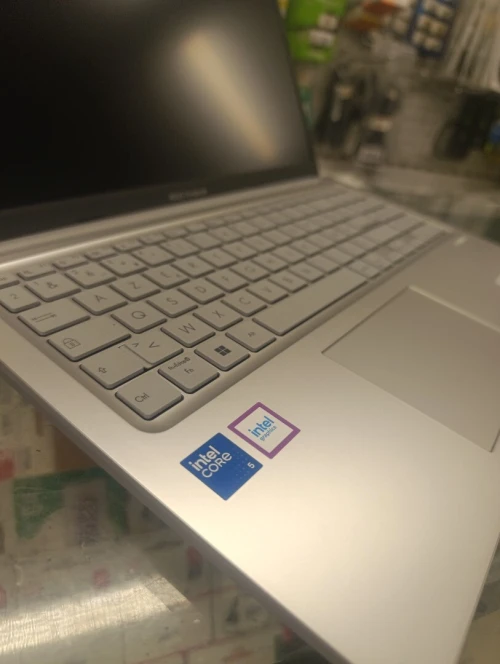 PC PORTABLE ASUS VIVOBOOK X1504V / CORE 5 120U 1.4 GHz - 5 GHz/ 16GB / 512GB M.2 GEN4 / ECRAN 15.6" FULL HD / WINDOWS 11 HOME ORIGINAL