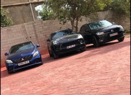 LOCATION DE VOITURE LUXE