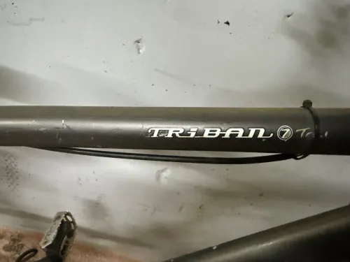 B TWIN TRIBAN 7 VTC 28 pouces taille L