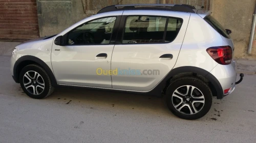 Enjoliveur Dacia Sandero Stepway Privilège Gris + Bleu + Renault Symbol
