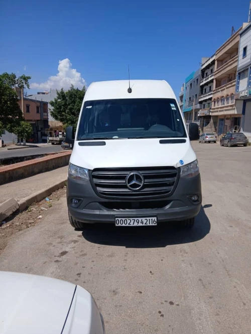 Location Van Mercedes Sprinter 15 places