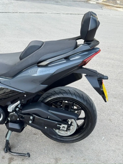 Yamaha T max 2022
