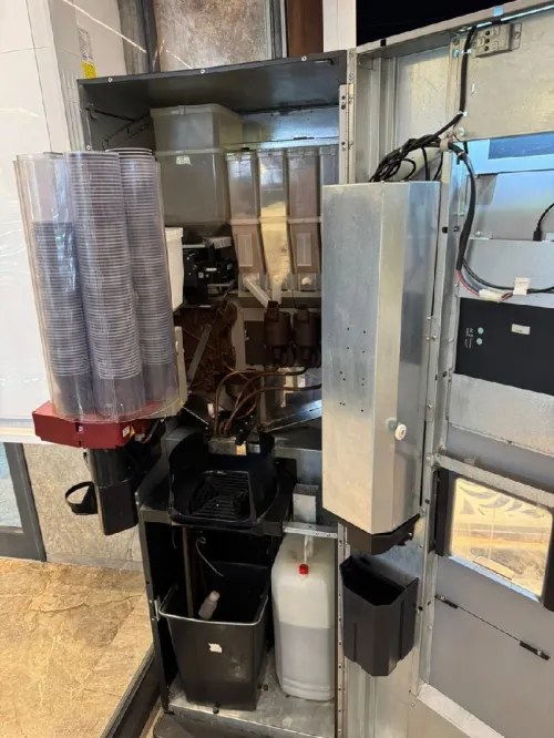   Distributeur Machine a Cafe necta 