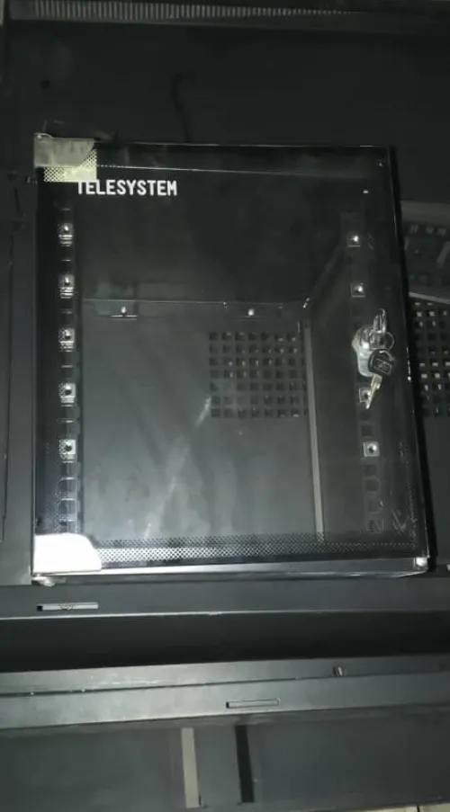 Lot matériel informatique ( armoire + serveur + imprimante + fax + DVR)