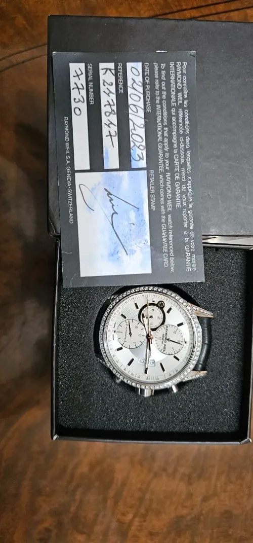 Montre diamant saphir