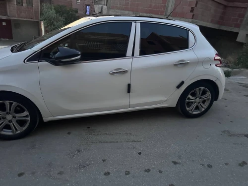 Peugeot 208 2013 Allure