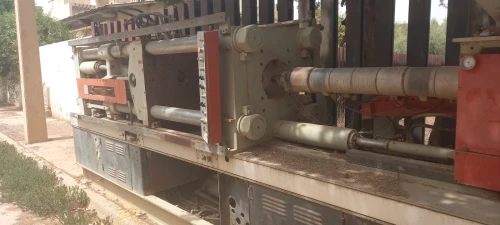 Presse à injection billion 300 tonnes