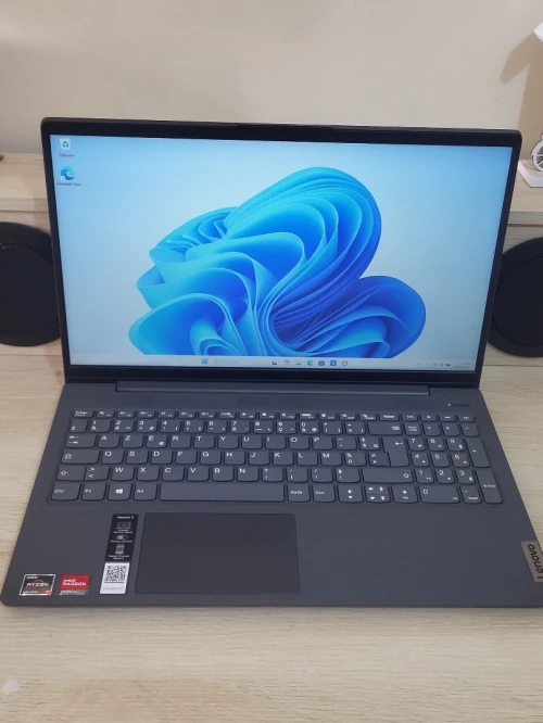 Lenovo IdeaPad 15.6'' FHD | RYZEN 7 5700U | 8GB RAM | 512GB NVMe SSD | AMD RADEON GRAPHICS 2GB