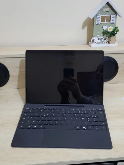 MICROSOFT SURFACE Pro 8 TACTILE - INTEL 11EME GEN i5-1135U - 8GB RAM - 512GB SSD - QHD 2880 x 1920
