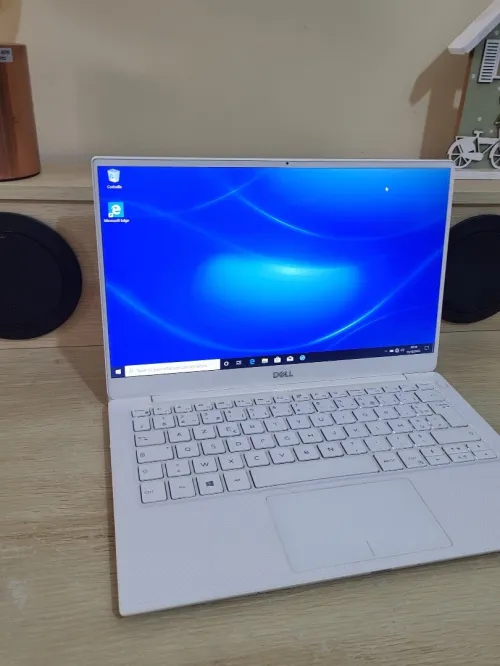 DELL XPS 7390 | CORE i7-10510U | 16GB RAM | 512GB NVMe SSD | INTEL UHD GRAPHICS