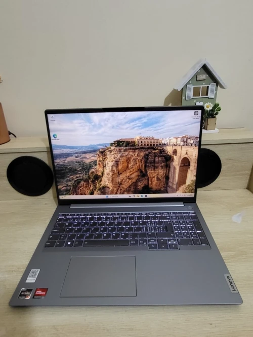 ThinkBook 16 G6 ABP 16'' FHD + | RYZEN 7 7730U | 16GB RAM | 1TB NVMe SSD | AMD RADEON GRAPHICS 2GB
