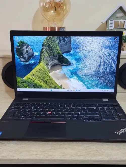 ThinkPad P15s GEN 2 | i7-1165G7 | NVIDIA QUADRO T500 4GB | 16GB RAM | 512GB NVMe SSD | WORKSTATION