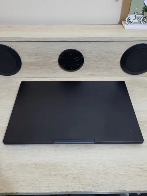 IA THINKPAD P1 | OLED UHD 4K TACTLE | CORE ULTRA 9-185H vPro | NVIDIA RTX 4070 8GB | 32GB RAM | 1TB NVMe | Workstation
