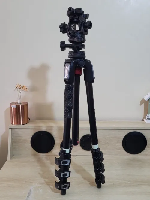 Manfrotto Trépied en fibre de carbone/magnésium 190CXPRO4 Trépied à 4 sections + Acratech Tête panoramique et inclinable avec QR, capacité de charge de 25 lb