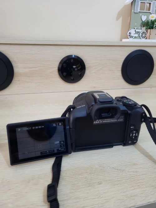 Canon EOS R50 hybride APS-C 24.2Mpx vidéo UHD 4K/30p WiFi + objectif RF-S 18-45mm F4.5-6.3 IS STM