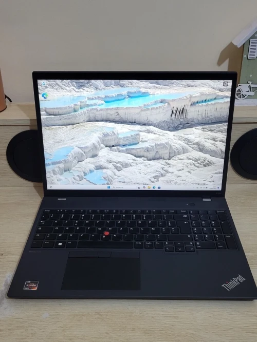 LENOVO THINKPAD P16S GEN 2 | RYZEN 7 PRO 7840U w| 32GB RAM | 512GB SSD | RADEON 780M GRAPHICS 4GB