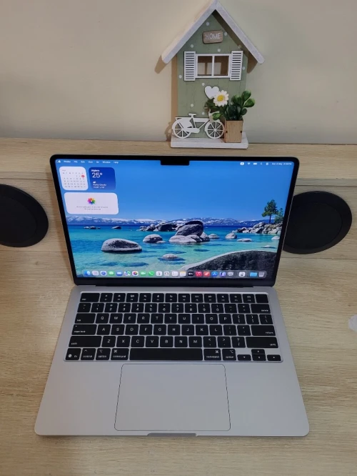 MacBook Air M4 2024 Argent | PUCE M4 8 CORE | GPU 10 CORE | 16GB RAM | 512GB SSD | CYCLES 95 | CAPACITÉ BATTERIE 100%