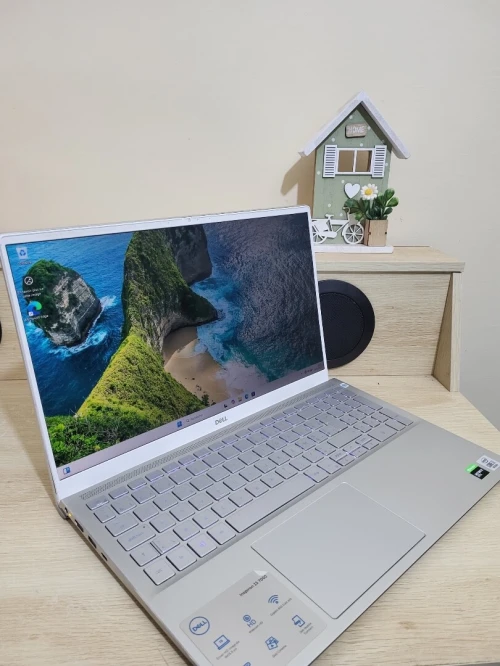 DELL INSPIRON 7501 | CORE i7-10750H | NVIDIA GeForce GTX 1650 4GB | 16GB RAM | 512GB NVMe SSD