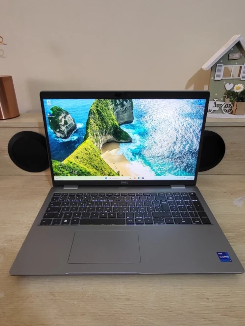 DELL PRECISION 3581 | CORE i7-13700H | NVIDIA RTX A500 4GB | 512 SSD | 16GB RAM | WORKSTATION