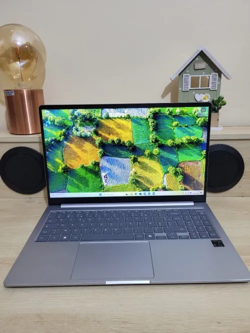 Samsung Galaxy Book4 Edge 15,6" Copilot+ | Snapdragon X Plus X1P42100 | 16GB RAM | 256GB SSD