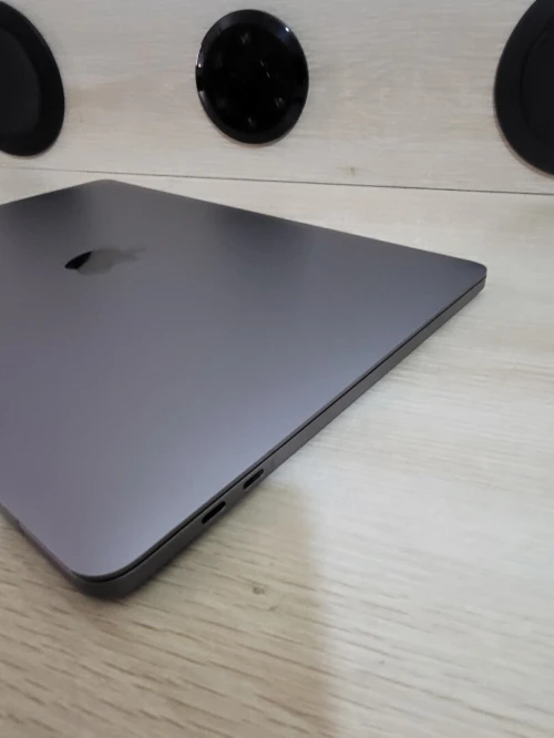 MacBook Pro Touch Bar Mid 2019 13-inch | INTEL CORE I5 QUATRE COEURS | 8GB RAM | 256GB SSD