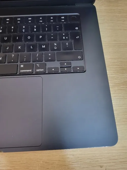 MacBook Air M2 15'' 2023 | PUCE M2 8 CPU | GPU 10 COEURS | 24GB RAM | 256GB SSD | CYCLES 362