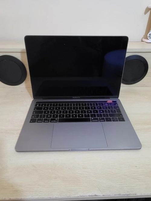 MacBook Pro Touch Bar Mid 2019 13-inch | INTEL CORE I5 QUATRE COEURS | 8GB RAM | 256GB SSD