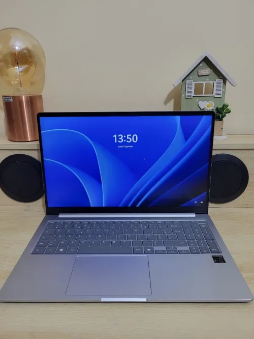 Samsung Galaxy Book4 Edge 15,6" Copilot+ | Snapdragon X Plus X1P42100 | 16GB RAM | 256GB SSD