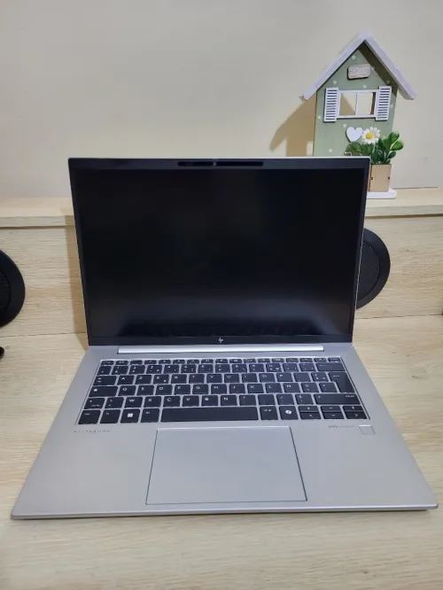 HP ELITEBOOK 845 G11 14'' FHD | RYZEN 5 8540U | 16GB RAM | 512GB NVMe | AMD RADEON 740M GRAPHICS
