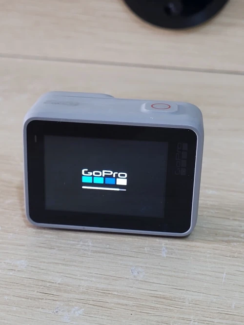 GoPro HERO7 White caméra d'action | imperméable | écran tactile | vidéos 4K30 UHD | photos 10 MP