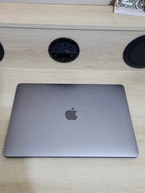 MacBook Pro M1 Gris Sideral | CPU M1 8C | 8GB RAM | 512GB SSD | COMPTAGE CYCLES 127 | MDM BYPASSED