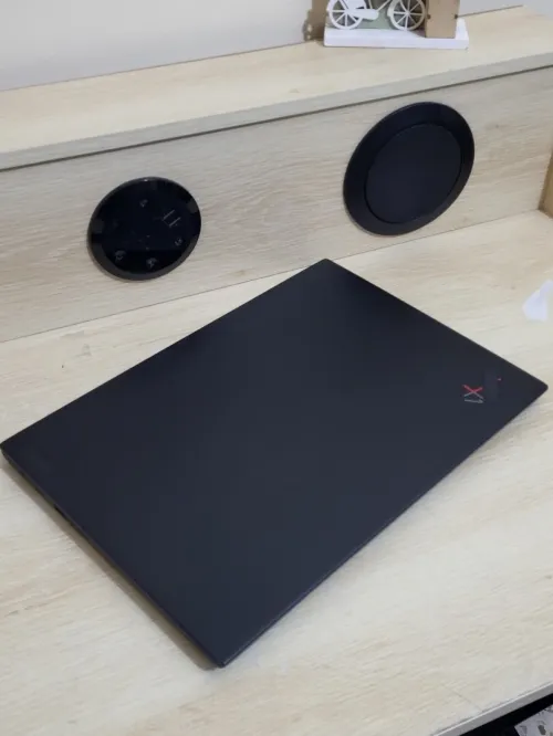 Thinkpad X1 CARBON GEN 9 | EVO vPRO CORE i5 1145G7 | 8GB RAM | 256GB NVMe SSD | 4G LTE WIFI 6