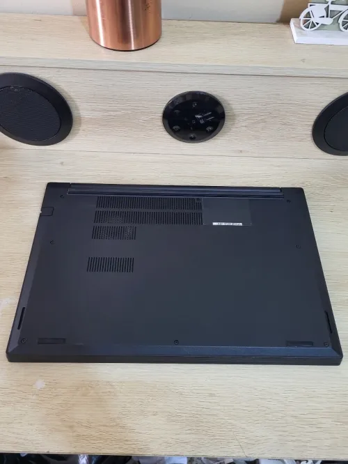 LENOVO THINKPAD E15 | CORE i5-10210U | 16GB RAM | 512GB NVMe SSD | AMD RADEON RX 640 2GB