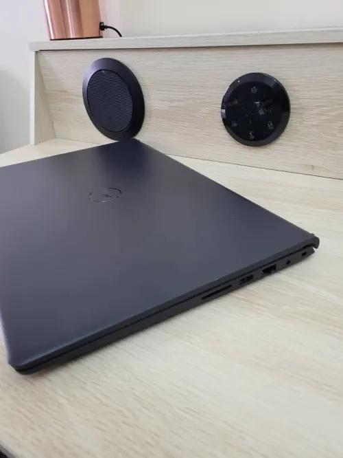 DELL VOSTRO 15.6'' FHD | RYZEN 5 5500U | 8GB RAM | 512GB SSD | AMD RADEON GRAPHICS