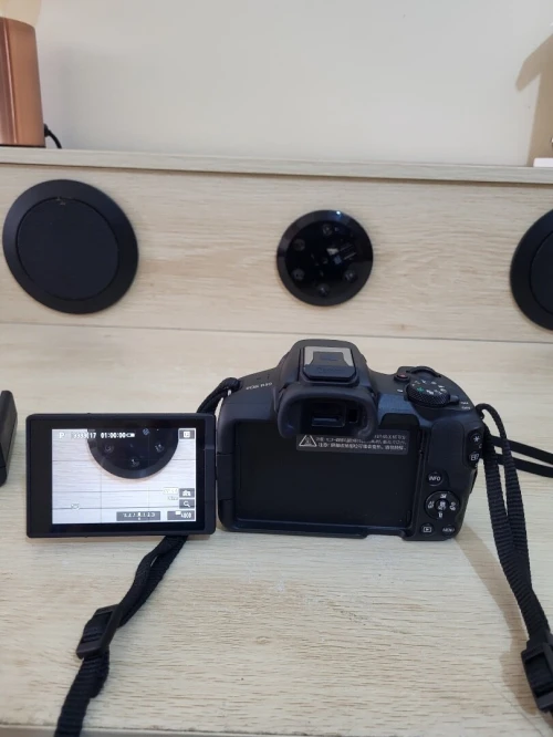 Canon EOS R50 hybride APS-C 24.2Mpx vidéo UHD 4K/30p WiFi + objectif RF-S 18-45mm F4.5-6.3 IS STM