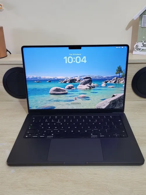 MacBook Pro M4 MAX 14'' 2024 | Puce M4 Max CPU 16 COEURS | GPU 40 COEURS | 64GB RAM | 1TB SSD | CYCLES 177
